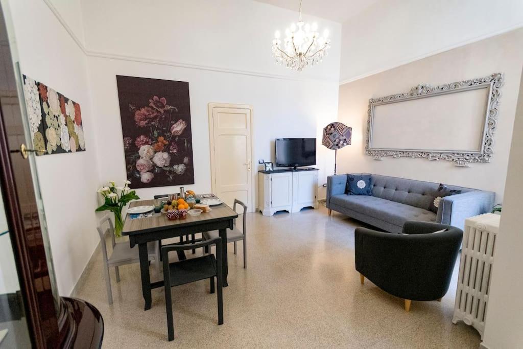 Mary'S House Apartment เลชเช ภายนอก รูปภาพ