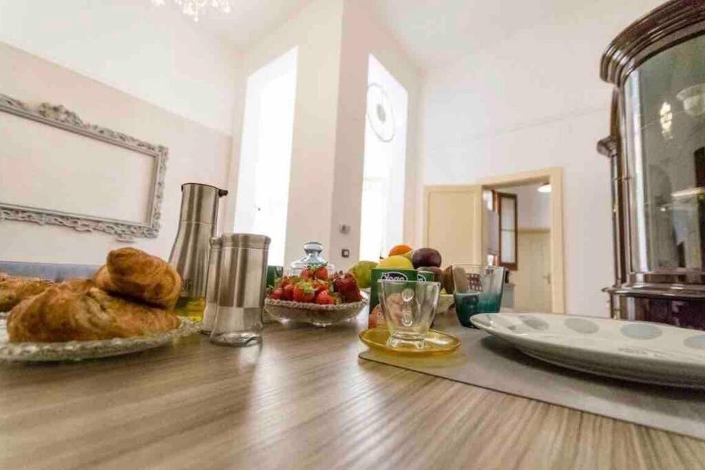 Mary'S House Apartment เลชเช ภายนอก รูปภาพ